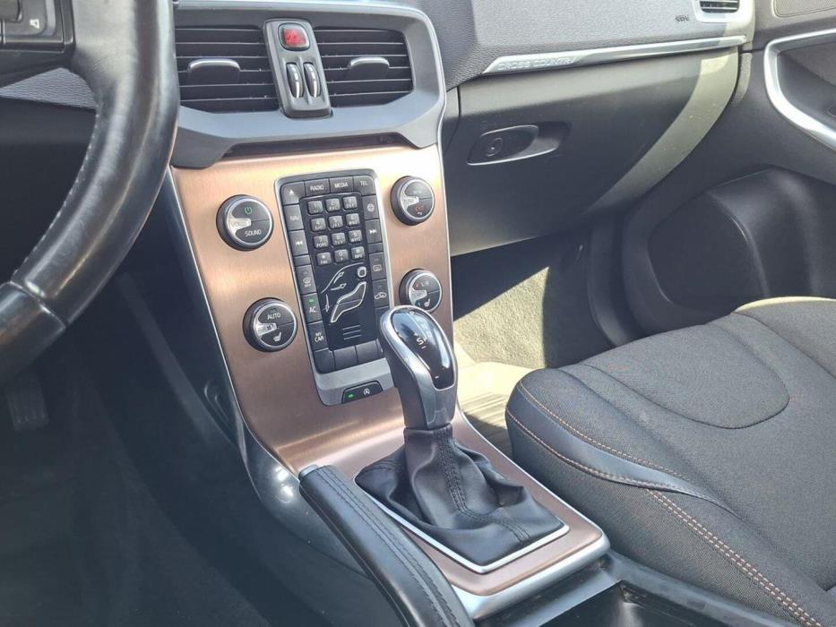 VOLVO V40 Cross Country 2015