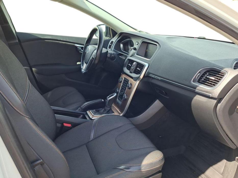VOLVO V40 Cross Country 2015