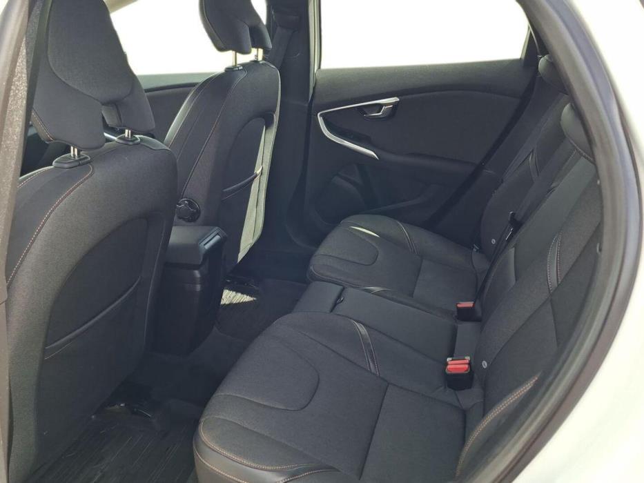 VOLVO V40 Cross Country 2015