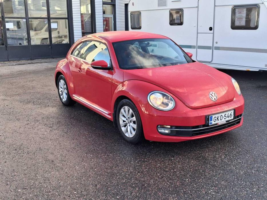 VOLKSWAGEN Beetle 2012