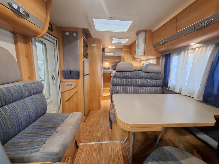 ADRIA Coral Plus 670 SL 2010