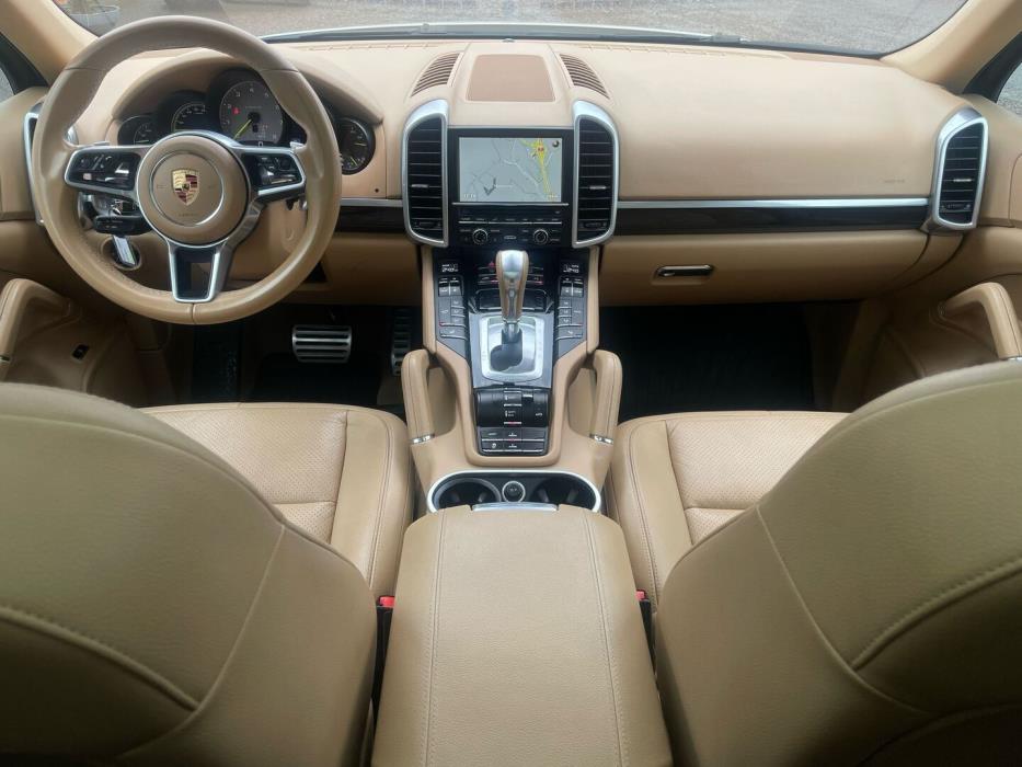 PORSCHE Cayenne 2016