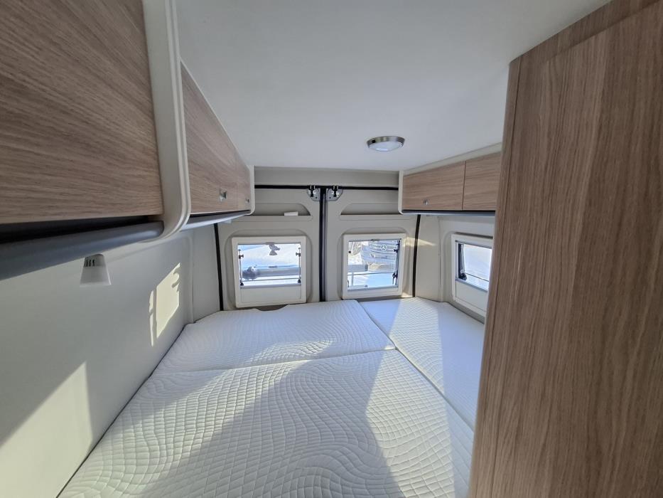 SUNLIGHT Cliff VAN 600 2022