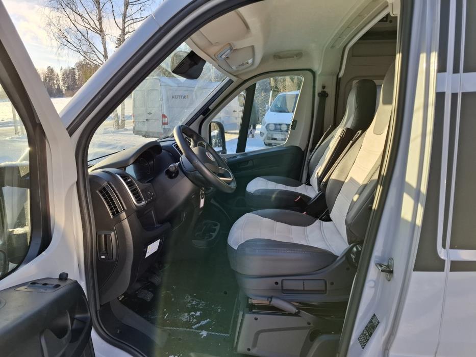 SUNLIGHT Cliff VAN 600 2022