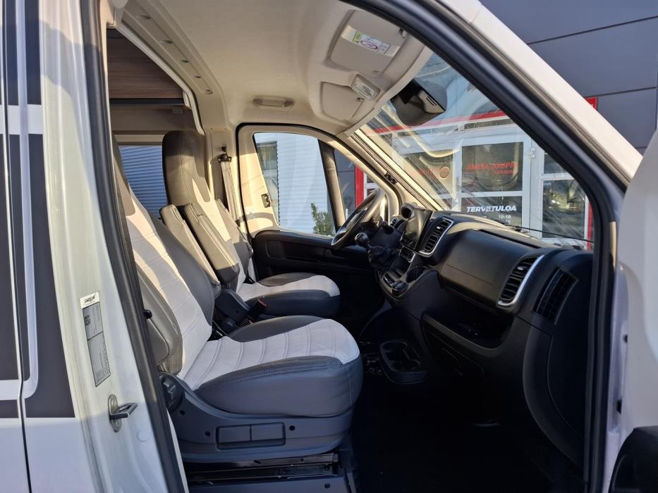 SUNLIGHT Cliff VAN 600 2022