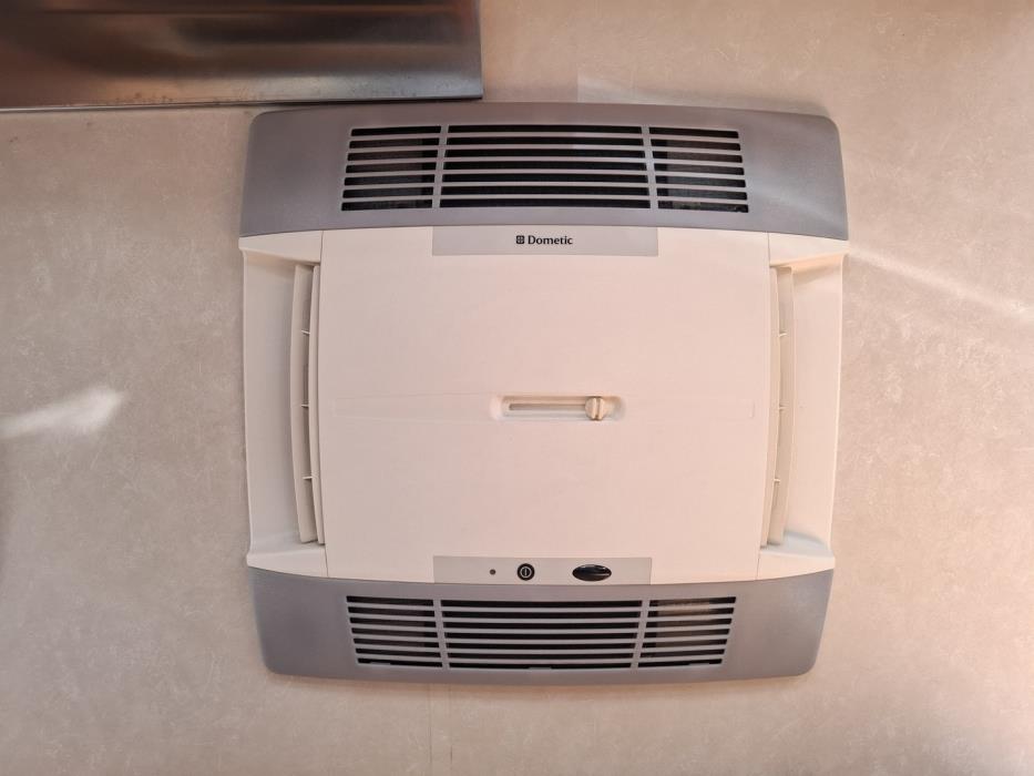 ADRIA Coral Plus 660 SL 2009
