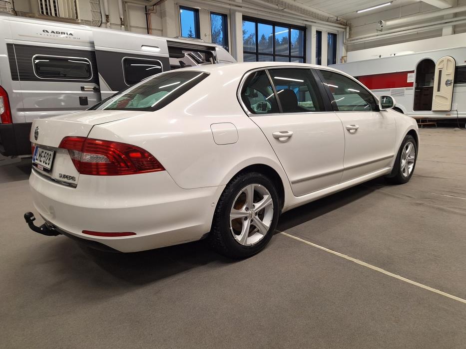 SKODA Superb 2014