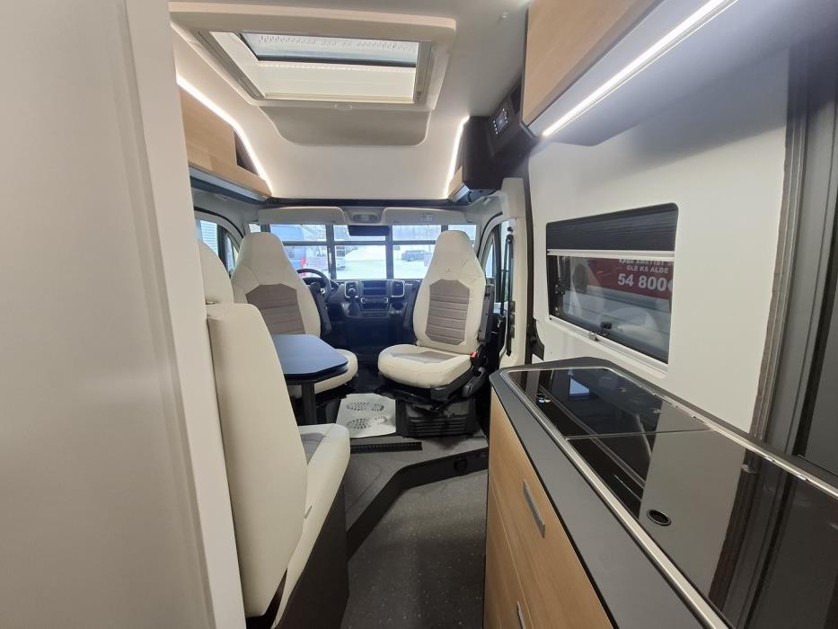 ADRIA TWIN 640 SGX 2025