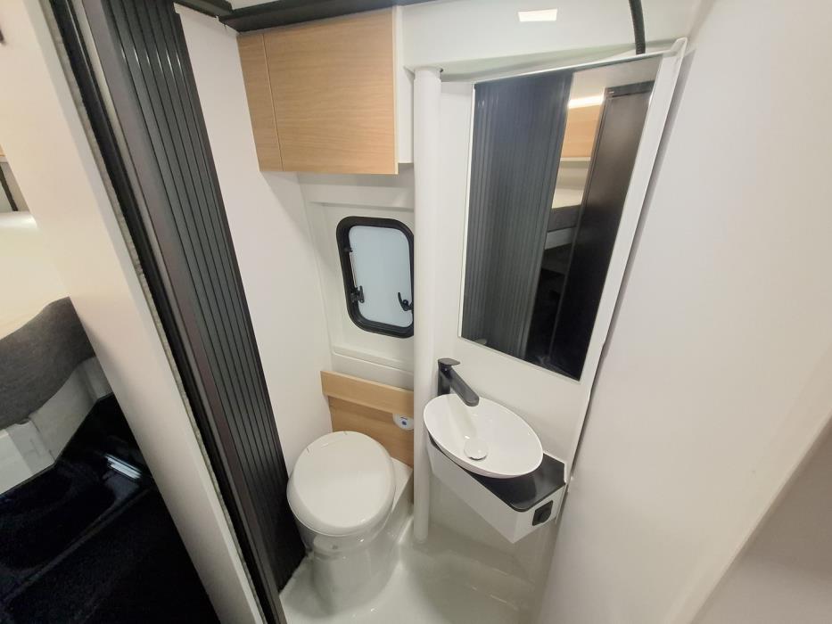 ADRIA TWIN 640 SGX 2025