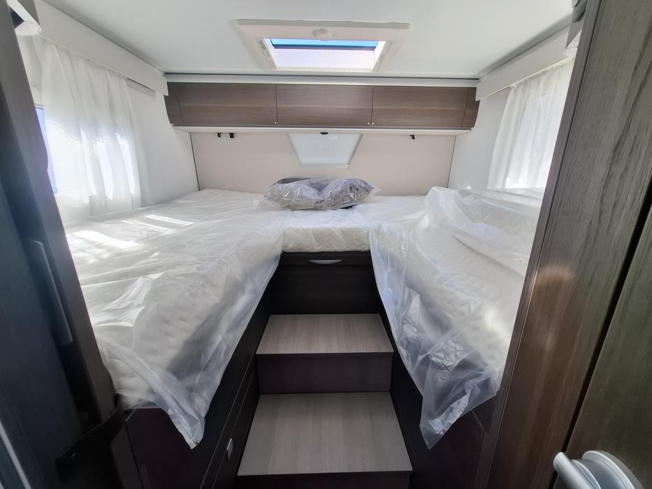 ADRIA MATRIX SUPREME 670 DL 2026