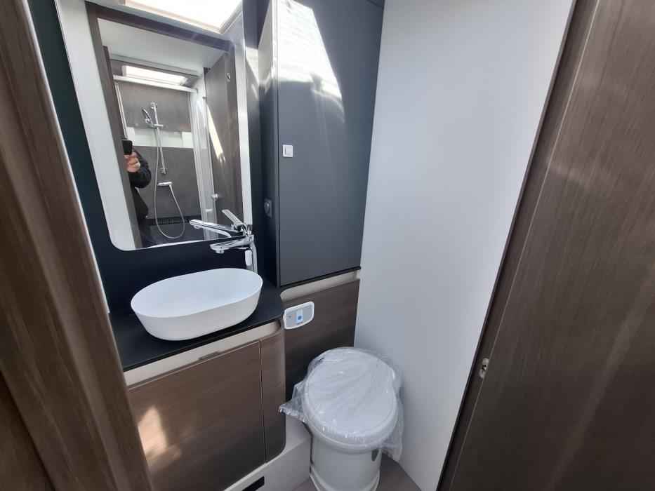 ADRIA MATRIX SUPREME 670 DL 2026