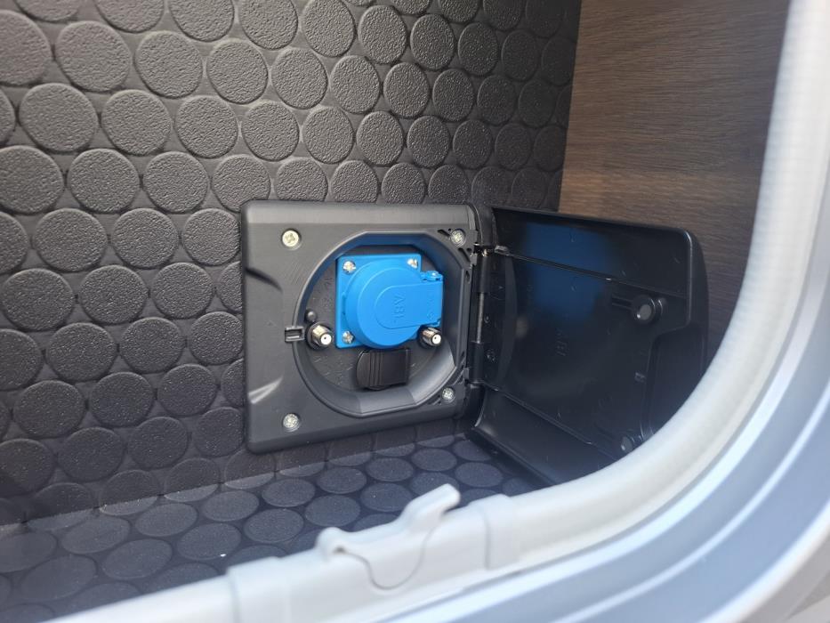 ADRIA MATRIX SUPREME 670 DL 2026
