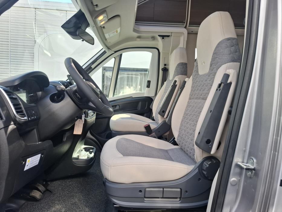 ADRIA MATRIX SUPREME 670 DL 2026