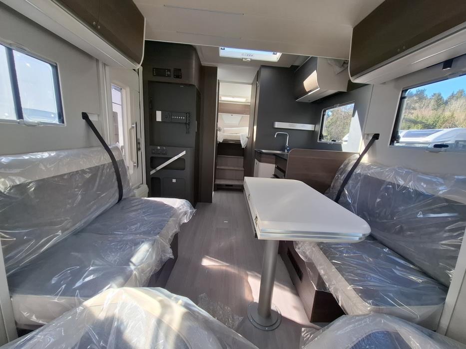 ADRIA MATRIX SUPREME 670 DL 2026