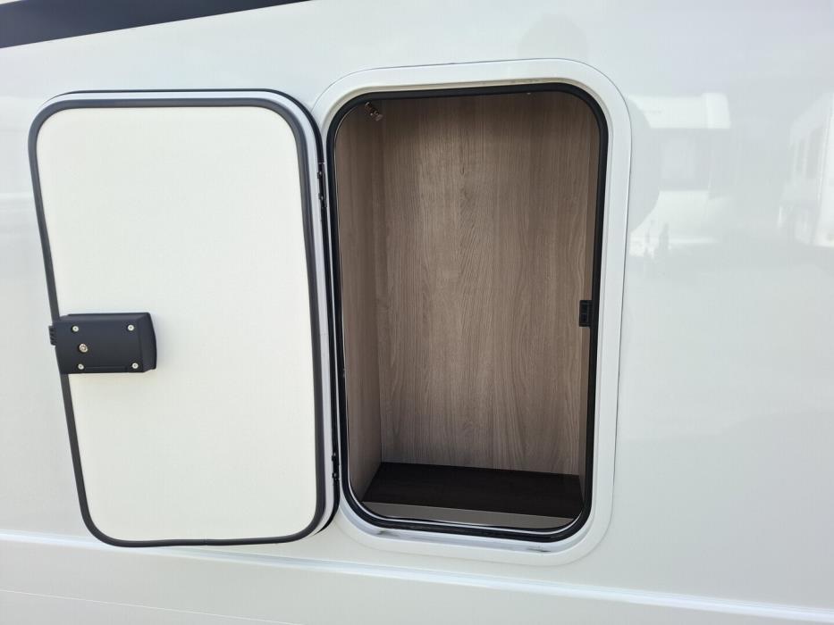KABE Travel Master Classic 740 LGB 2026