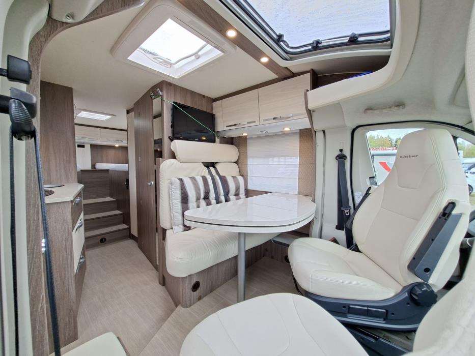 BÜRSTNER Nexxo Time T 690 G 2016