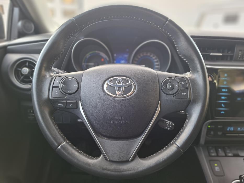 TOYOTA Auris 2017