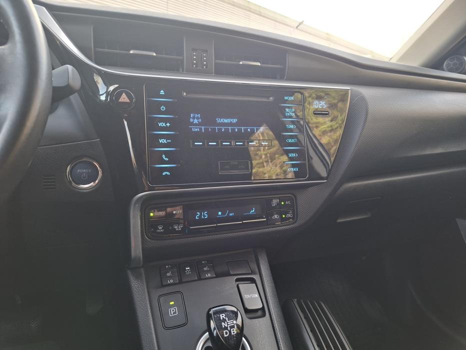 TOYOTA Auris 2017
