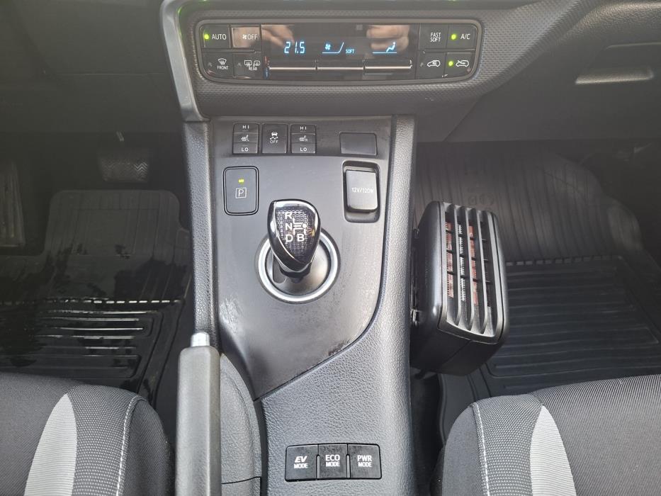 TOYOTA Auris 2017