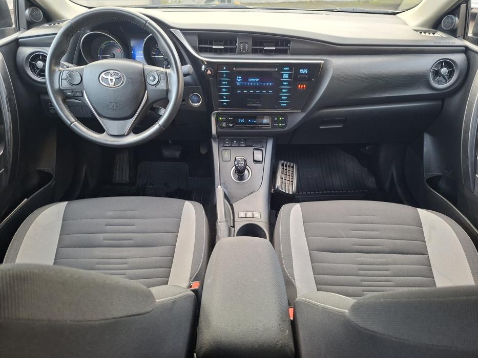 TOYOTA Auris 2017