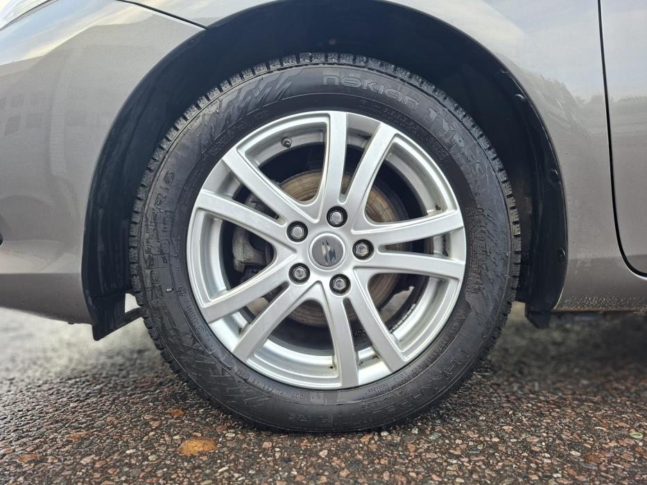 TOYOTA Auris 2017