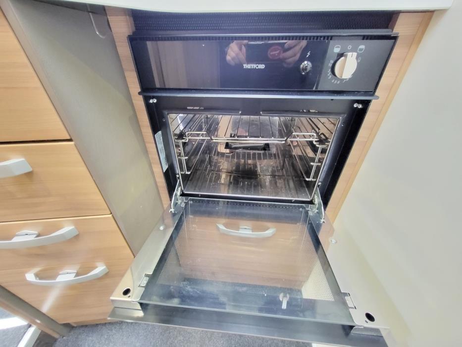 ADRIA Matrix Plus 670 SL 2019