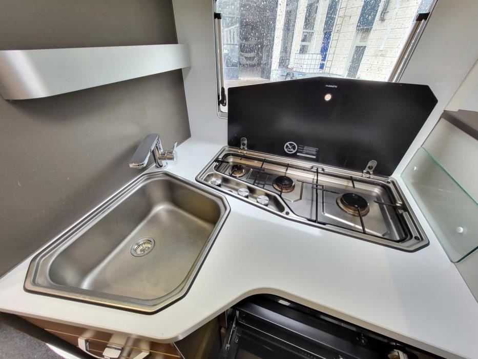 ADRIA Matrix Plus 670 SL 2019