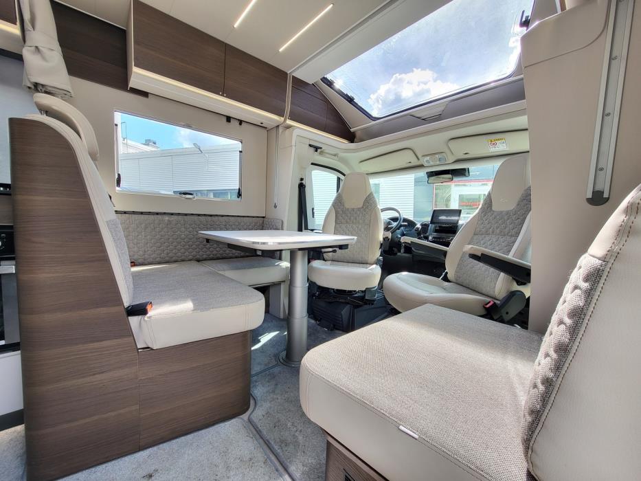 ADRIA MATRIX SUPREME 670 SL 2024