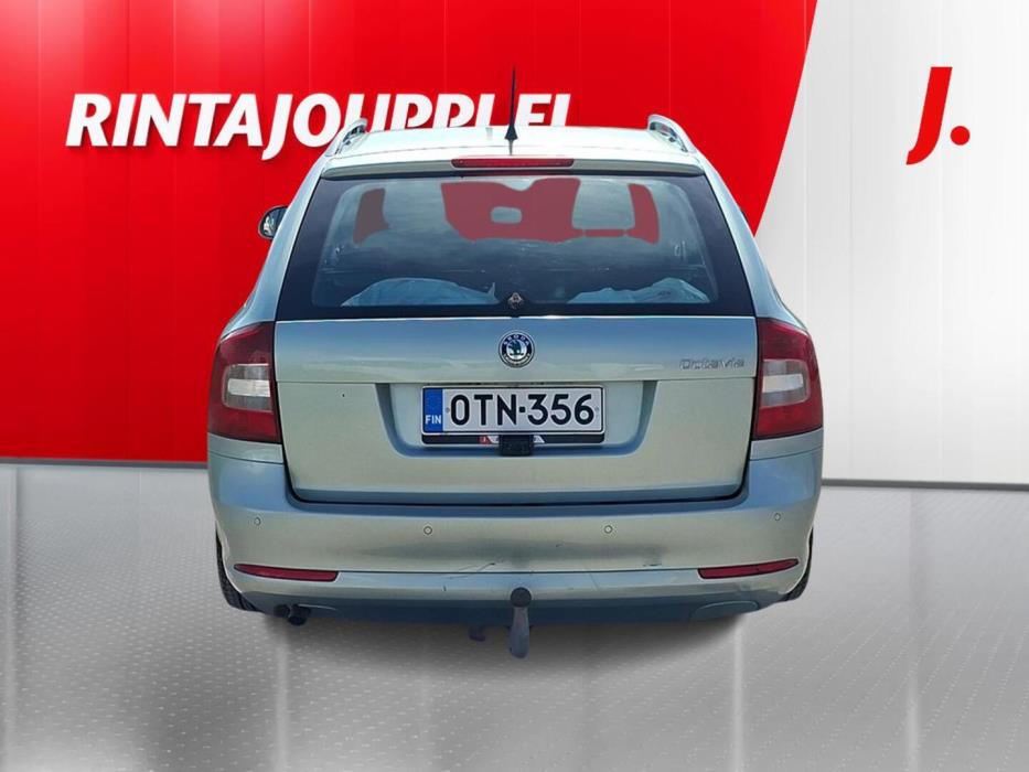 SKODA Octavia 2012