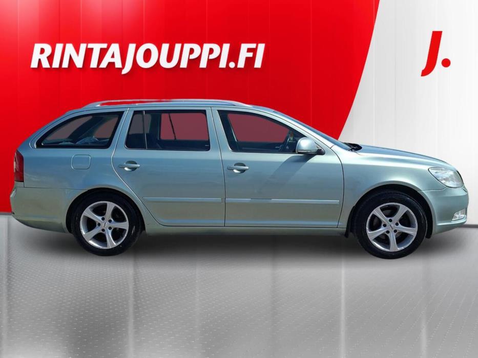 SKODA Octavia 2012