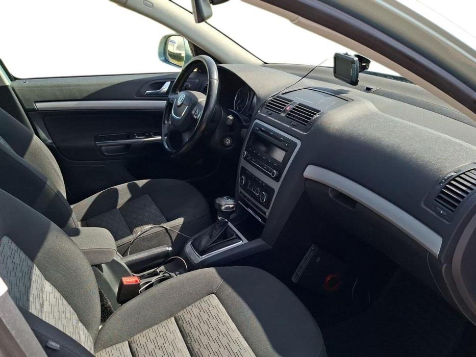 SKODA Octavia 2012