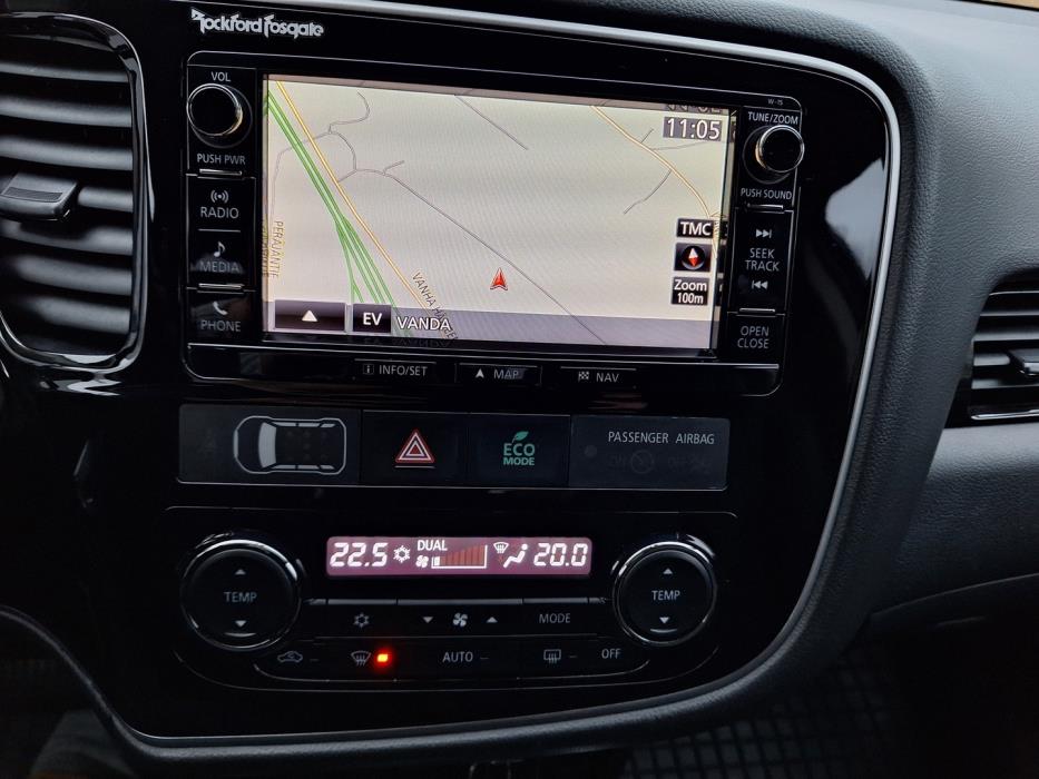 MITSUBISHI Outlander PHEV 2016