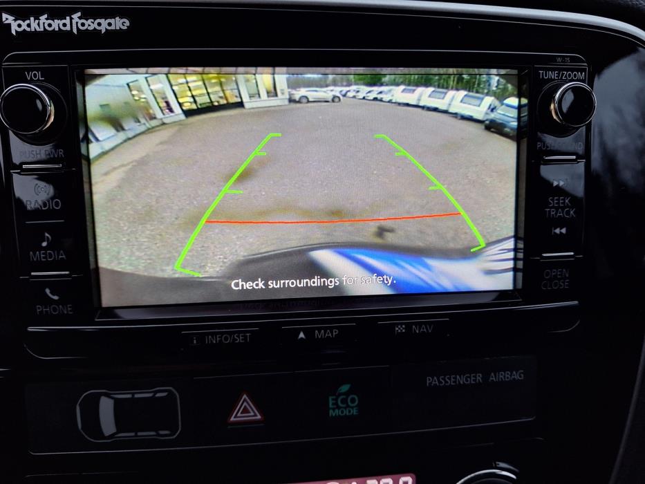 MITSUBISHI Outlander PHEV 2016