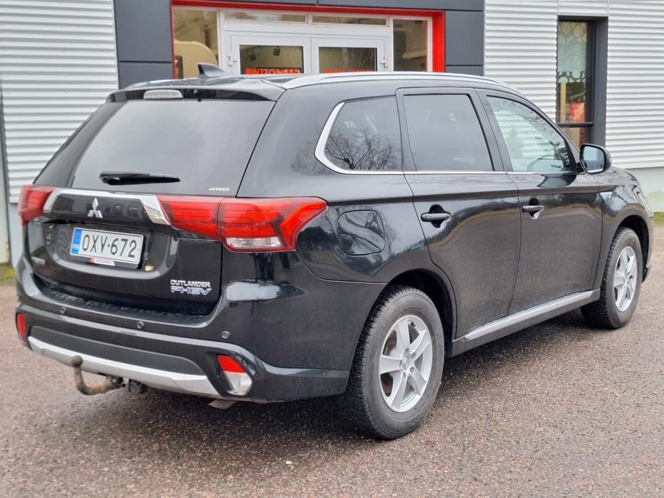 MITSUBISHI Outlander PHEV 2016
