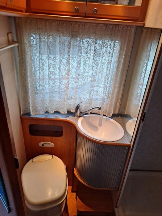 ADRIA STARGO 670 SP 2003