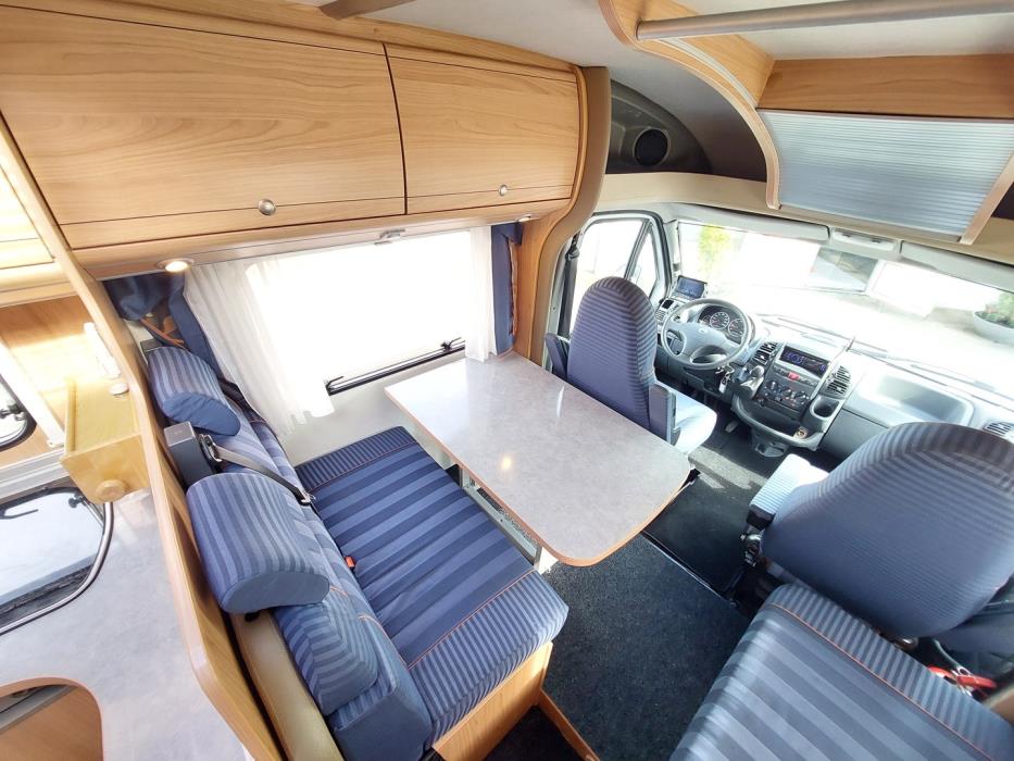 BÜRSTNER Solano T 605 2006