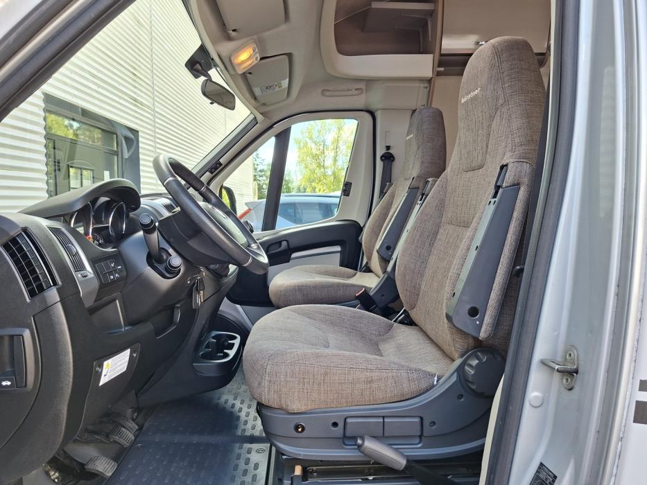 BÜRSTNER Lyseo T 728 G 2017