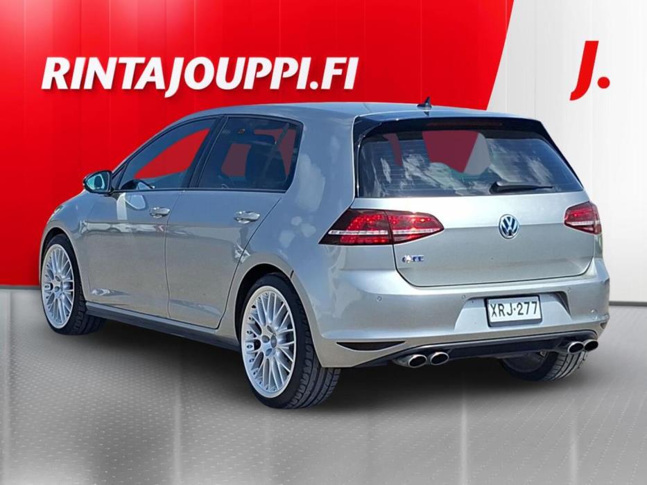 VOLKSWAGEN Golf 2016