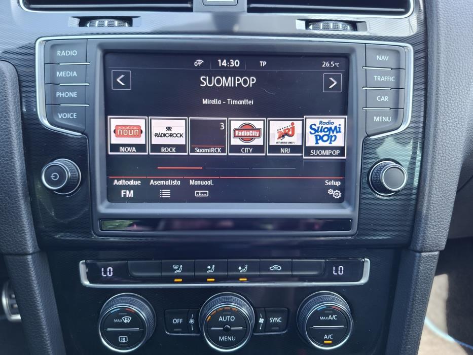 VOLKSWAGEN Golf 2016