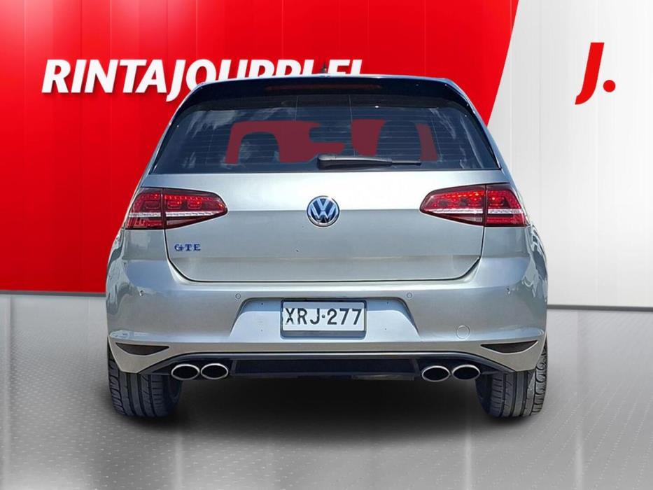 VOLKSWAGEN Golf 2016