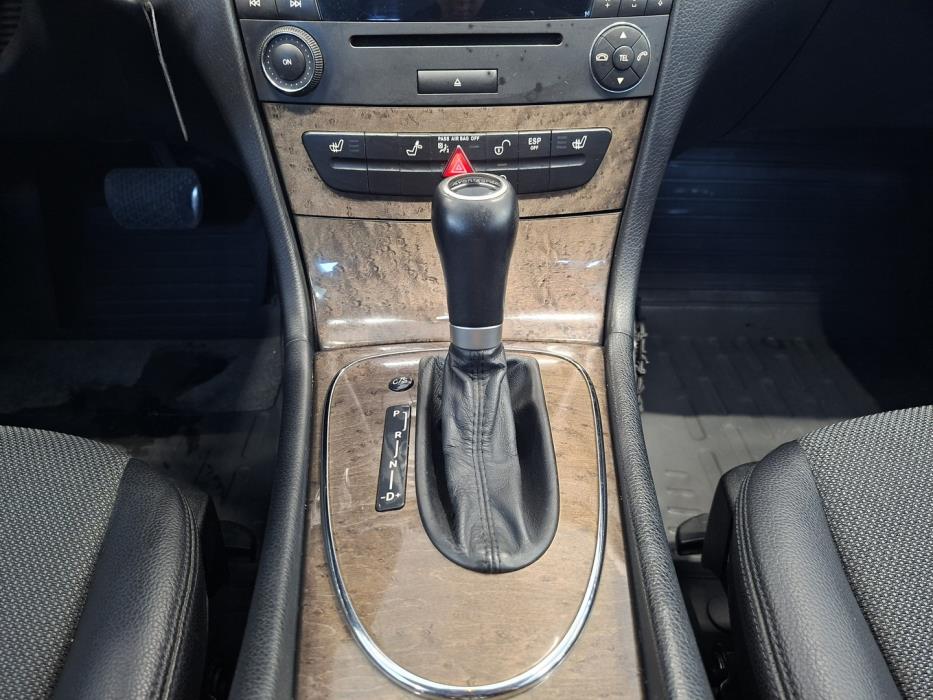 MERCEDES-BENZ E 2008