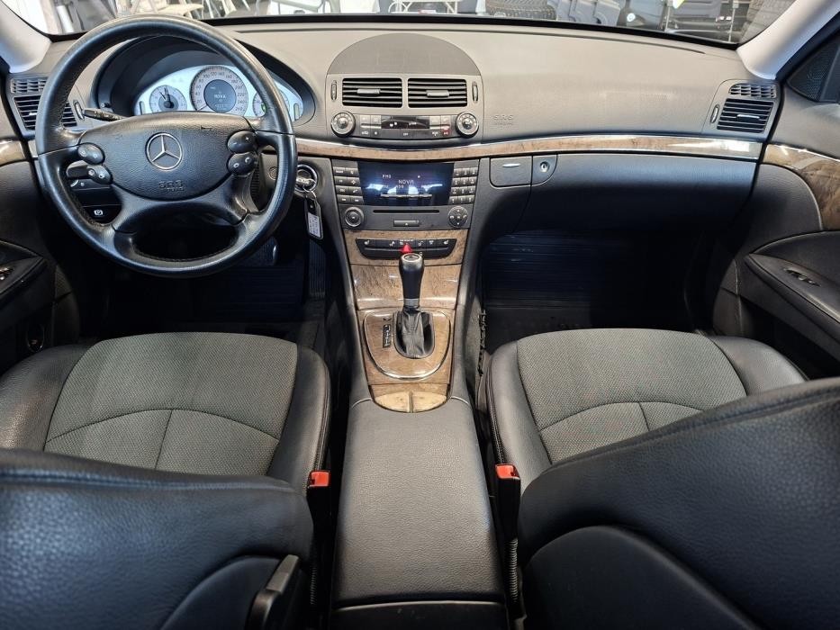 MERCEDES-BENZ E 2008