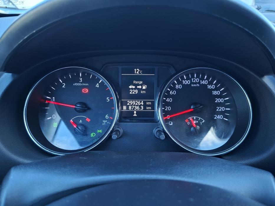 NISSAN Qashqai 2012