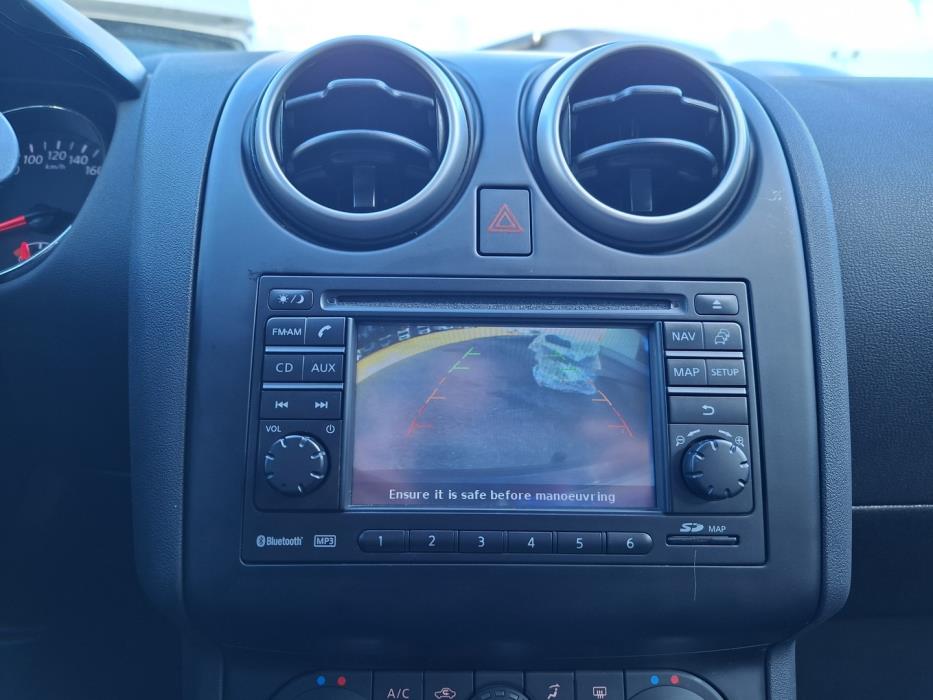 NISSAN Qashqai 2012
