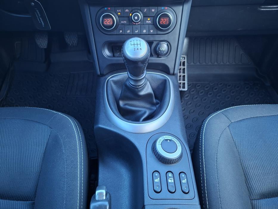 NISSAN Qashqai 2012