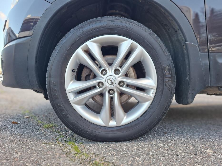 NISSAN Qashqai 2012