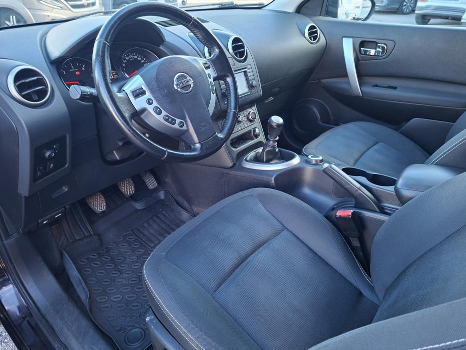 NISSAN Qashqai 2012
