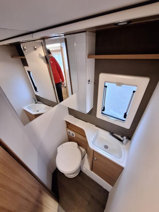 ADRIA Matrix Axess 670 SL 2020