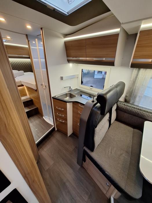 ADRIA Matrix Axess 670 SL 2020