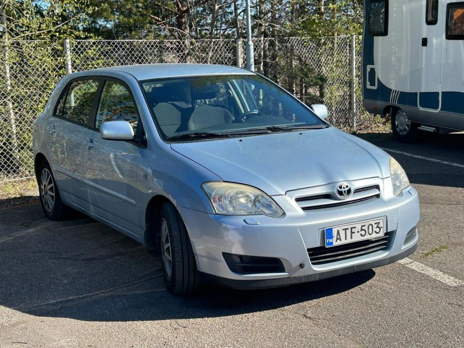 TOYOTA Corolla 2005